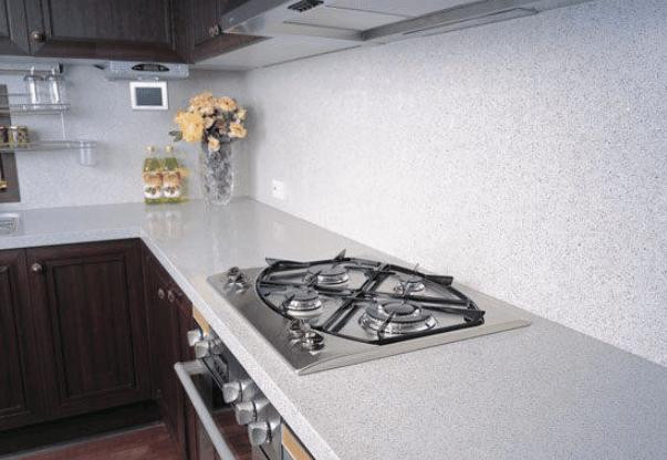 它才是廚房操作臺面的最佳材料！你家選對了嗎？