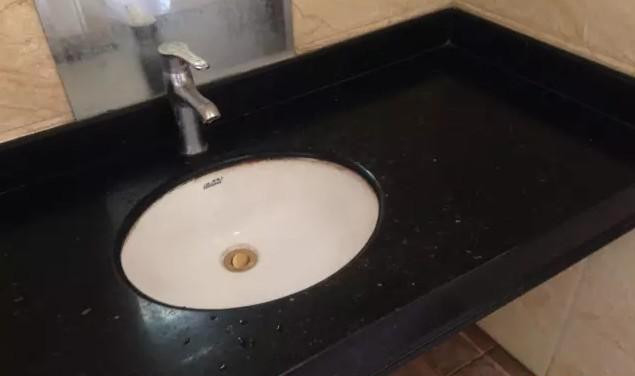 如何著手于洗手臺面的石材養護