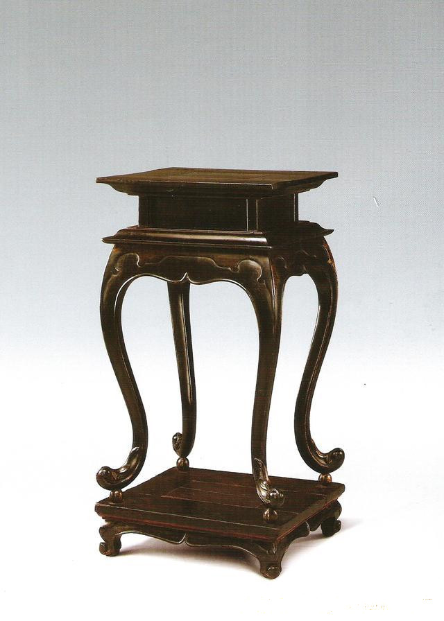 實用且體現深層次韻味的花腿在古典家具上的應用